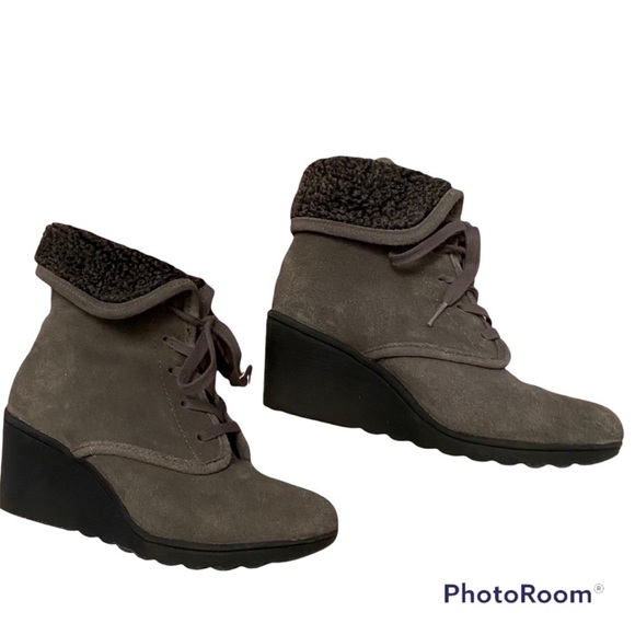 Charcoal Grey Suede Wedge ankle booties Size 8.5 - Picture 6 of 13